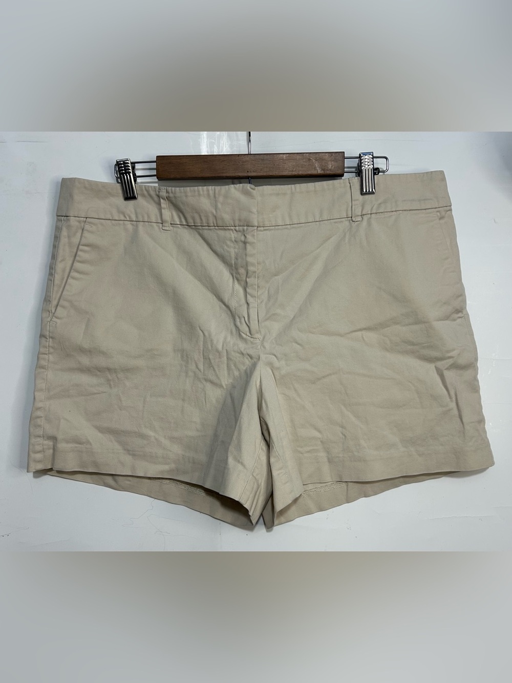 5 for $25🔥Ann Taylor Factory Tan Signature Cargo Shorts Size 16